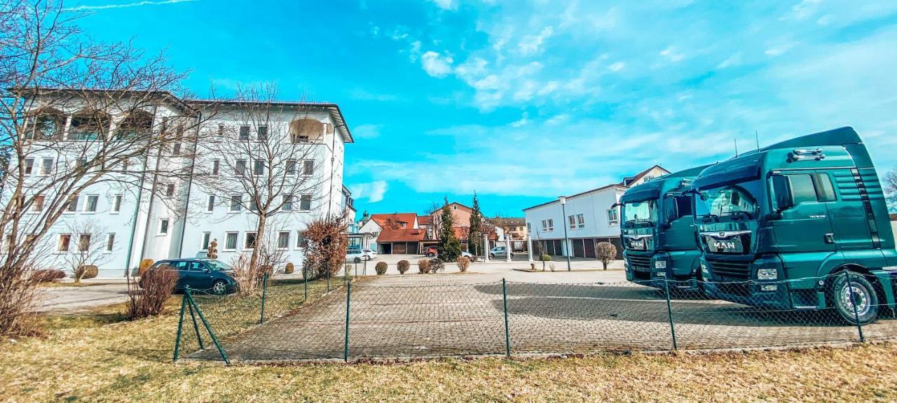 Hotel Schwertfirm Karlsfeld Exterior photo